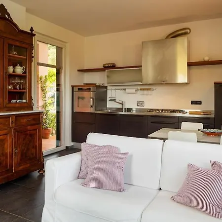 Casa Con Vista E Piscina La Spezia
